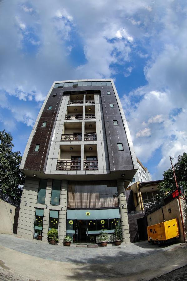 Hotel Tirago Addis Ababa Bagian luar foto